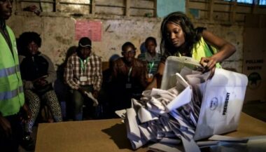 Kenya: le président en tête, l'opposition rejette les résultats