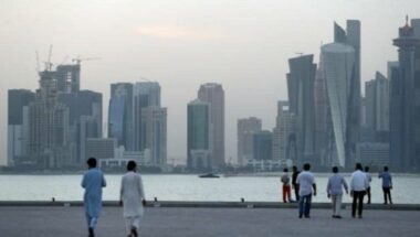 L'économie du Qatar subit la crise, mais reste robuste