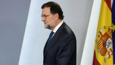 Catalogne: Madrid durcit le ton, les séparatistes appuient sur l'accélérateur