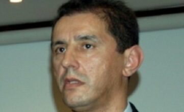 Nettoiement. Farkhani tire à boulets rouges sur le maire Elomari
