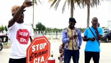 Manifestations en Afrique d'opposants au franc CFA