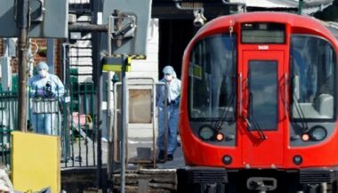 Attentat dans le métro londonien: l'enquête continue après deux arrestations