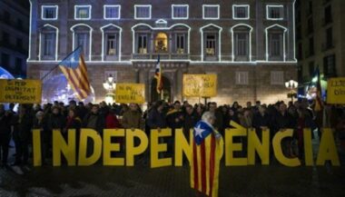 Catalogne: choc frontal entre Madrid et Barcelone, l'UE refuse d'arbitrer