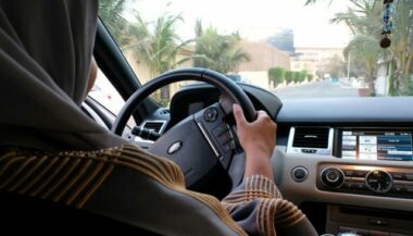 Une Saoudienne verbalisée pour avoir pris le volant