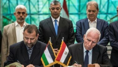 Le Fatah et le Hamas palestiniens signent un accord de réconciliation au Caire