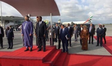 Images. Arrivée du Roi Mohammed VI à Abidjan