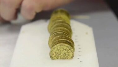 Des pièces d’or anciennes frappées au Maroc découvertes en France