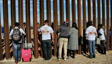 Trump ouvre la voie à la naturalisation de 1,8 million de sans-papiers