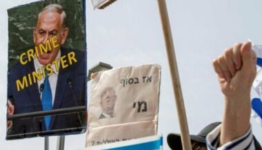 Des milliers d'Israéliens réclament la démission de Netanyahu