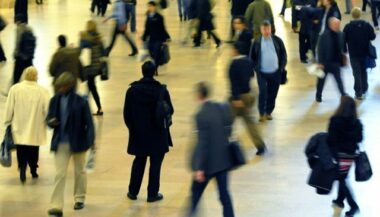 Le moral des ménages à son plus bas niveau historique (HCP)