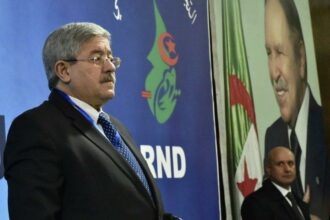 Algérie: le parti RND, principal allié de Bouteflika, réclame son départ
