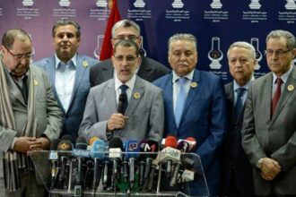 La majorité appelle à une session parlementaire extraordinaire