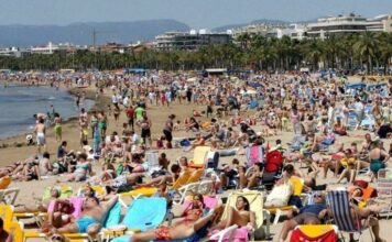 Tourisme: le Maroc séduit de moins en moins sa propre classe moyenne supérieure
