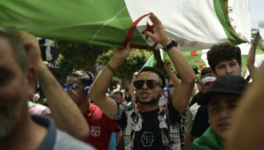 Manifestation massive à Alger contre la présidentielle voulue par l'armée
