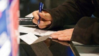 Une amnistie sur les amendes pécuniaires relatives aux chèques en bois