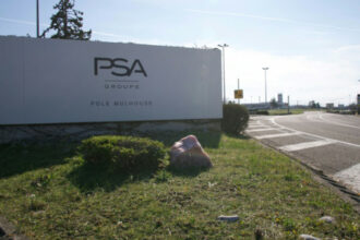 Coronavirus: le groupe PSA se dit en mesure de faire repartir ses usines