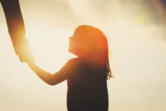 Droit de garde et de tutelle: Un cadre législatif injuste et contradictoire (experts)