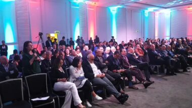 Live: Grand meeting de présentation du programme CAP 2021 et des mesures phares de la candidature de Hakim Marrakchi à la présidence de la CGEM