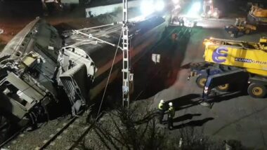 LIVE Déraillement du train à Bouknadel. Video sur place de l'opération de l'évacuation de la rame Le bilan officiel de l'accident : 7 morts et 125 blessés