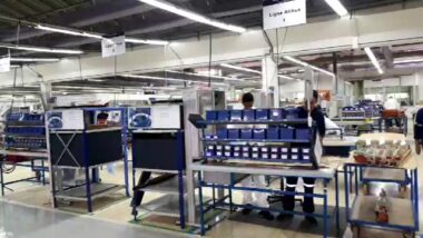 En direct. Visite du site Stelia Aerospace d'Airbus à Casablanca