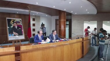 En direct. Saaid Amzazi et Anas Doukkali donnent une conférence de presse sur le dossier des étudiants en médecine, médecine dentaire et pharmacie.