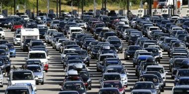 Autoroutes: 325.000 véhicules et 17 accidents dans la nuit du 26 au 27 juillet