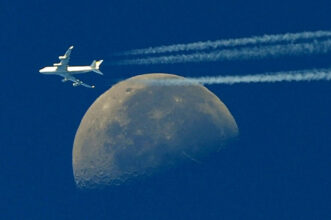 Boeing 747, Airbus A380: vers la fin des géants des airs?