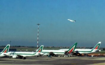Alitalia: Air France-KLM dément avoir exigé 5.000 suppressions d'emplois