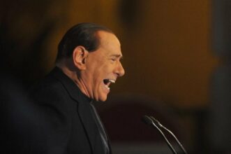 Italie: Silvio Berlusconi chassé du parlement