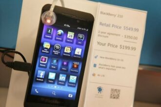 BlackBerry prend le risque de rester indépendant, ne se vend plus