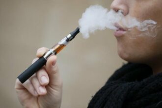 France : Tabac contre e-cigarette, la décision du tribunal de commerce attendue