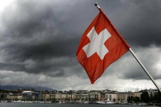 Evasion fiscale: la Suisse signe une convention multilatérale