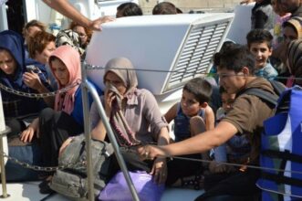 Grèce: 85 migrants secourus en mer Egée