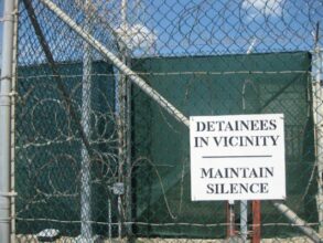 Terrorisme: Le casse-tête d'Obama pour fermer l'«infâme» prison de Guantanamo