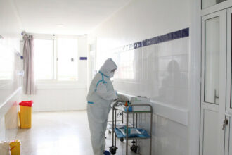 Le système de santé marocain doit se préparer à de futurs chocs sanitaires (experts)