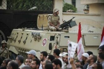 Egypte: les pro-Morsi se préparent à l'assaut de la police