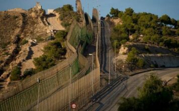 Entre le Maroc et l'Europe, une barrière contre l'immigration clandestine