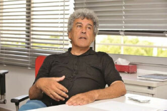 Pour que l’indignation dans les rues se transforme en un vrai débat public : un échange avec Mohamed Tozy