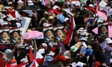 Egypte: les pro-Morsi exigent son retour, Washington sa libération