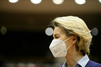 L'OMS recommande le vaccin AstraZeneca pour les plus de 65 ans et contre les variants