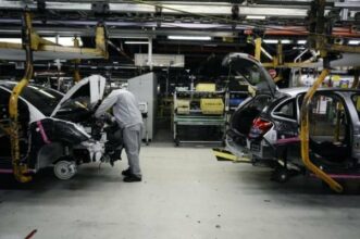 PSA: signature officielle d'un accord de compétitivité