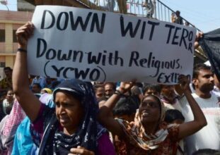 Pakistan: le bilan de l'attentat contre une église s'alourdit à 81 morts