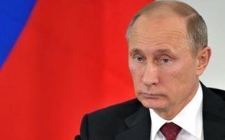 Poutine accuse les Etats-Unis d'avoir &ldquo;coincé&rdquo; Snowden en Russie