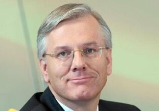 Le patron de Lufthansa part pour Roche