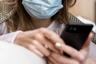 Une justice plus réceptive au cyberharcèlement des femmes, mais des lois à étoffer