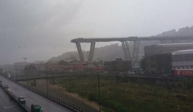 Italie: un viaduc de l'autoroute A10 s'écroule à Gênes, au moins 30 morts (Images)