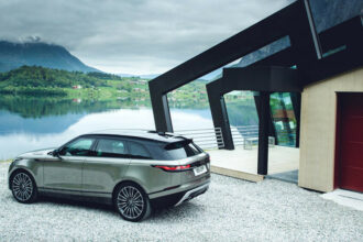 Jaguar Land Rover: le showroom digitalisé s’adapte aux protocoles de santé