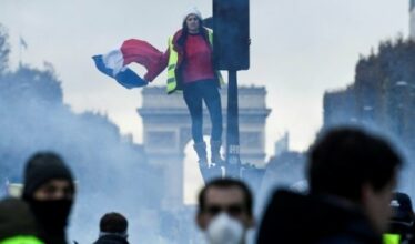 France: Nouvelle mobilisation des &ldquo;gilets jaunes&rdquo;, la tension monte d'un cran