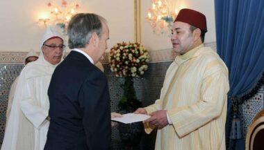 Le Roi reçoit à Marrakech plusieurs ambassadeurs étrangers