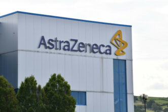 Le vaccin AstraZeneca est sûr, après un essai aux Etats-Unis, au Chili et au Pérou